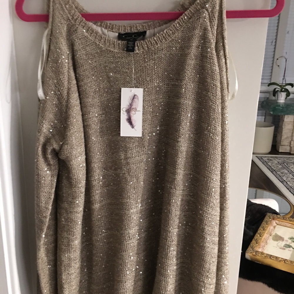Sequened top
